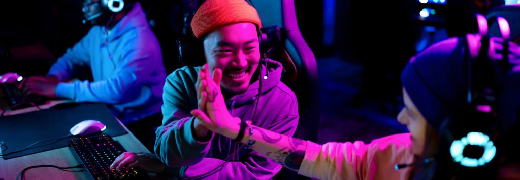 When and How Should Universities Replace Aging Esports Hardware?