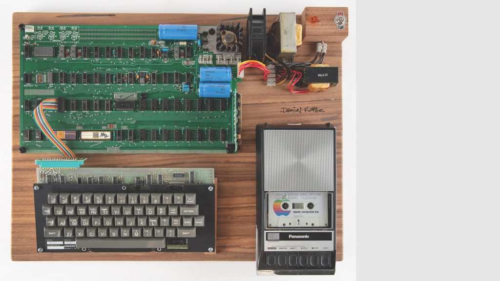 Vintage Apple products auction: bid on 1st gen iPods, iPhones and more